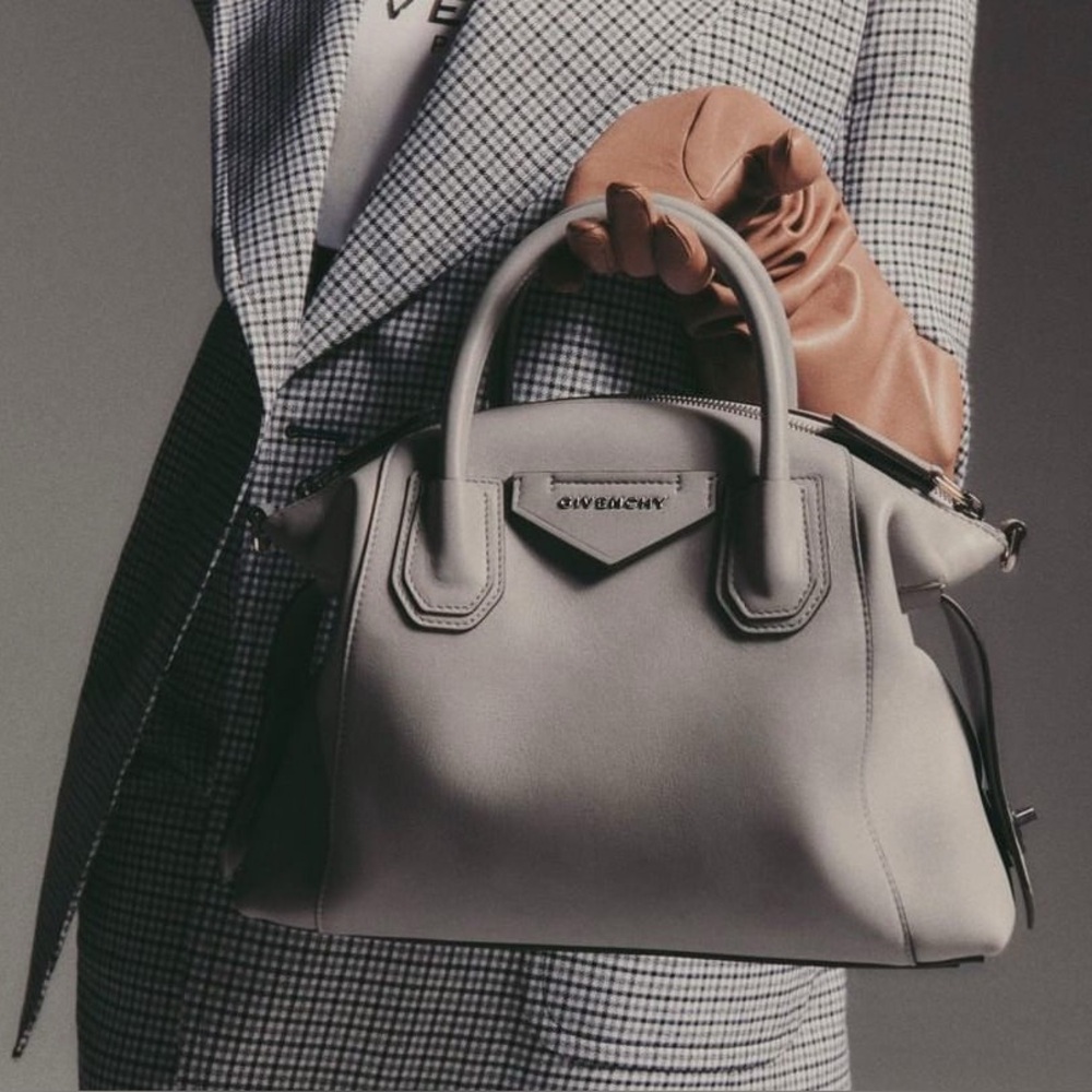 🆕 GIVENCHY Soft Calfskin Small Soft Antigon in Pearl Grey